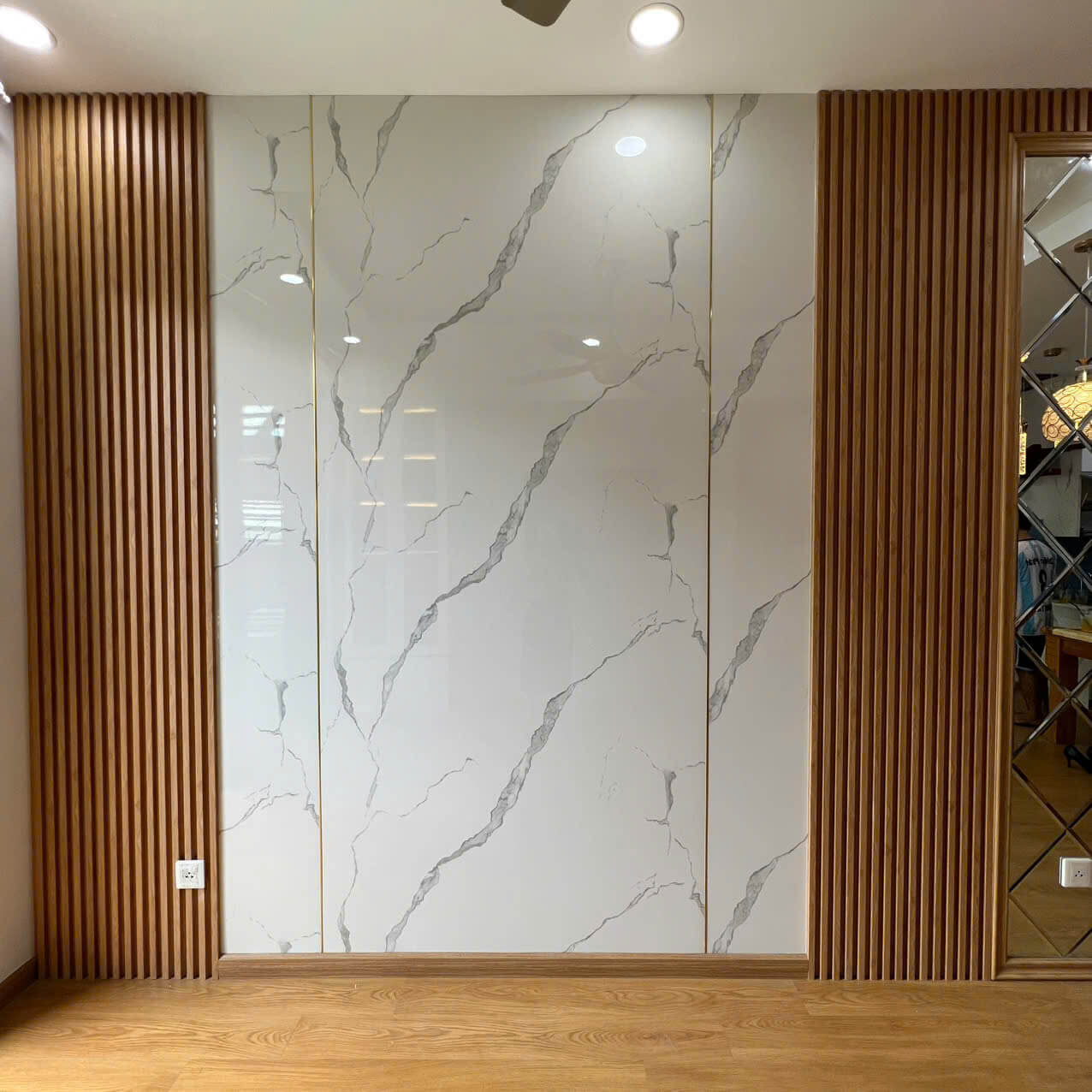 Thi công tấm nhựa ốp tường