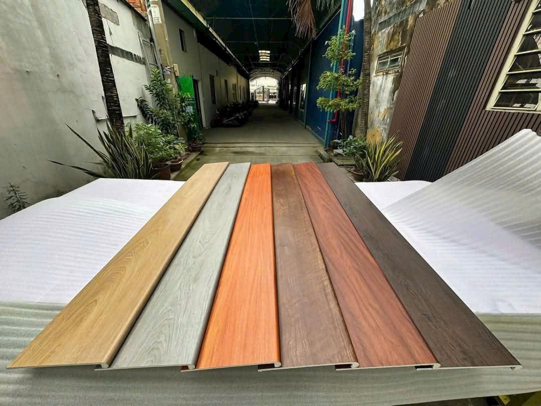 Tấm Nhựa Ốp Cầu Thang