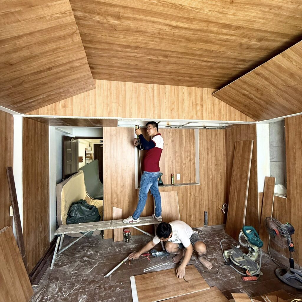 tấm nhựa ốp tường vân gỗ 