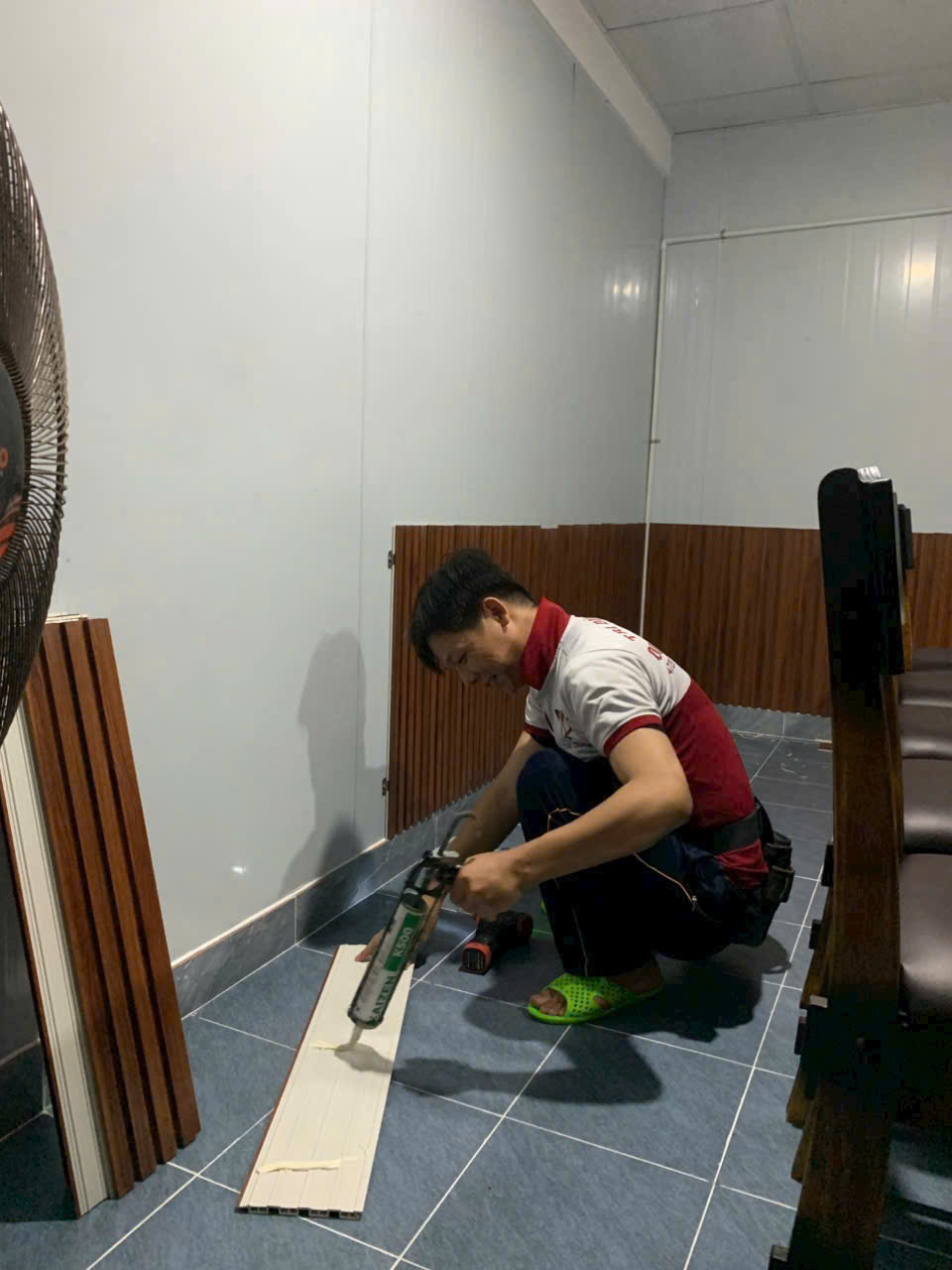 lam nhựa giả gỗ