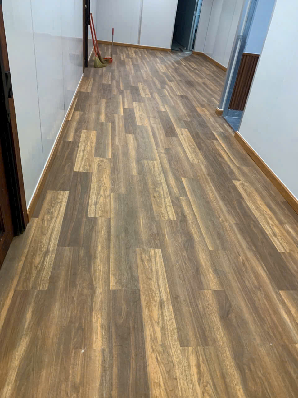 lam nhựa giả gỗ