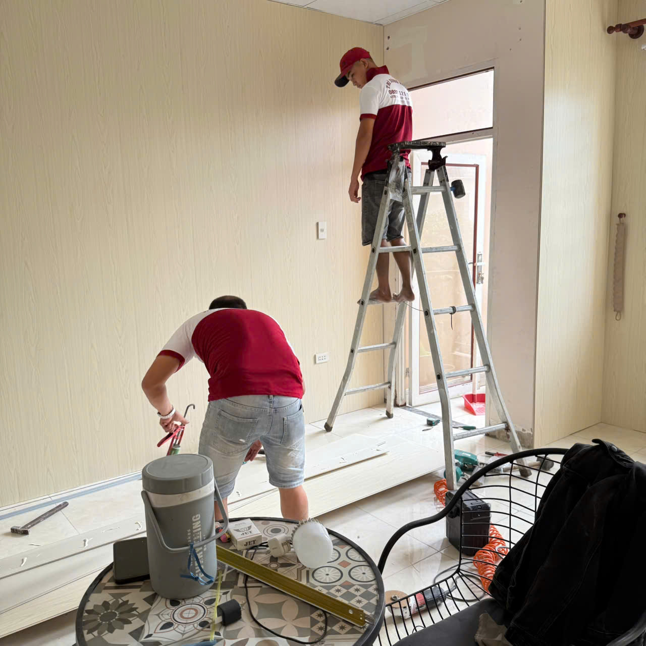 công trình tấm nhựa ốp trần, tường, phòng ngủ